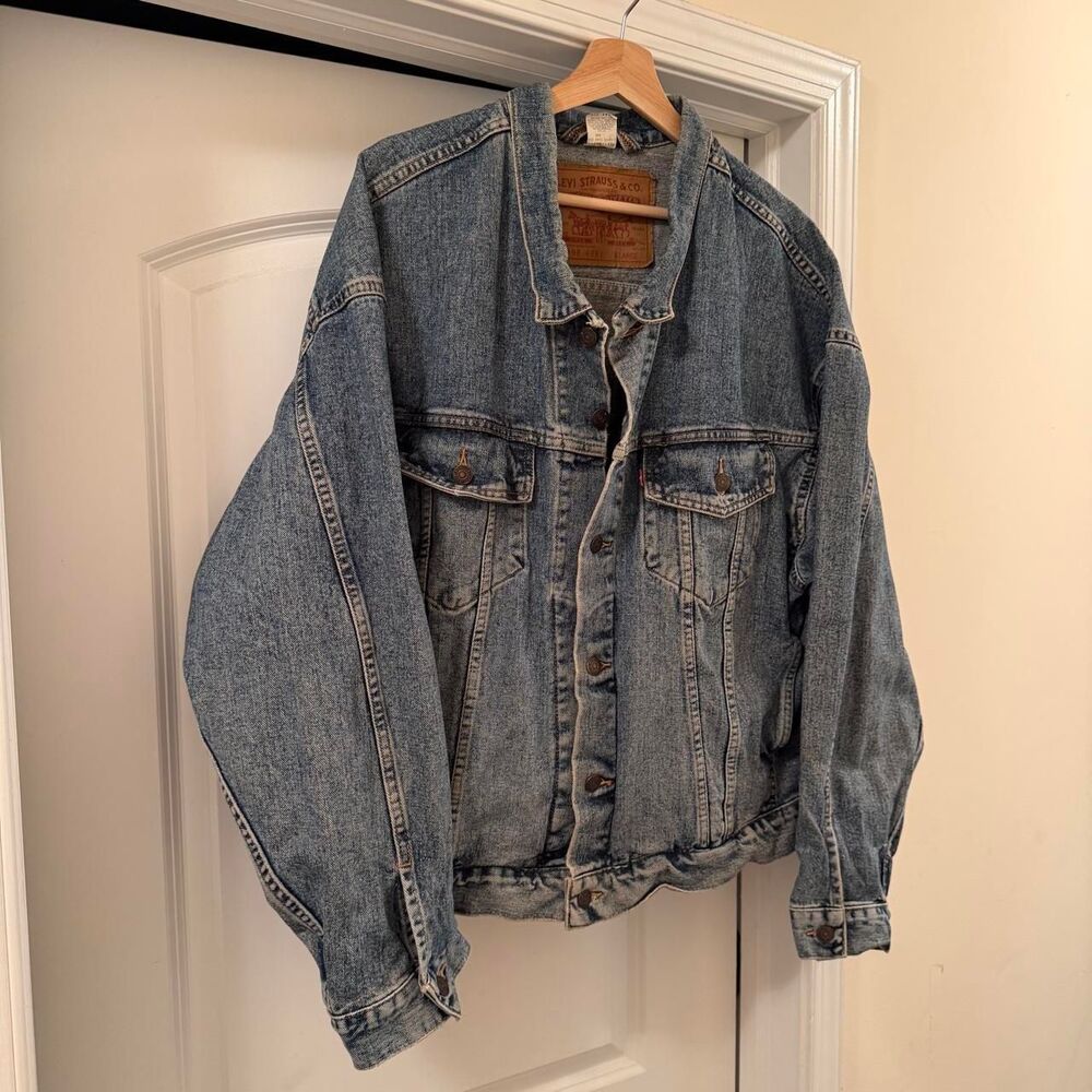 Vintage 1990’s Levi’s 70598-4891 Trucker Type Three Denim Jacket Mens XL Light W